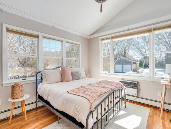 Hampton Bay Luxurious Retreat - Your Perfect Getaway